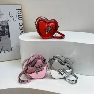 Sac Bandoulière Mode Femme Forme Cœur Cuir PU Brillant Petit Sac Épaule Joli Pendentif Cœur Sac Messenger
