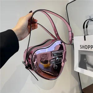 Sac à bandoulière cœur métallique rose élégant pour femmes, sac à main tendance en cuir verni.