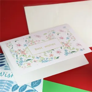Carte de vœux florale avec enveloppe et texte de meilleurs vœux pour fêtes et anniversaires