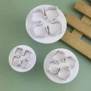Lot de moules à fondant pâtisserie DIY, emporte-pièce en plastique blanc pour biscuits.