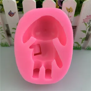 Rosa Silikonform Detailansicht mit niedlichem Schlappohrhasen und Eimerdesign für DIY.