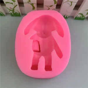 Detailansicht der rosa Schlappohr-Kaninchen Silikonform für Duftstein, Seife und DIY Handwerk.