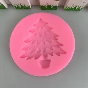 Stampo in silicone rotondo rosa albero di natale per fondente, cioccolato e decorazioni. Dettaglio.
