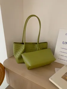 Casual Woven Tote Bag For Women Large Capacity Shoulder Bag With Heart Pendant Stylish PU Leather Handbag Daily Purse