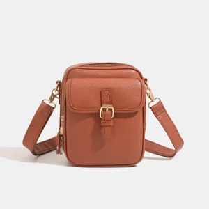 Borsa a tracolla in pelle PU marrone, piccola borsa con tasca frontale e cerniera zip.