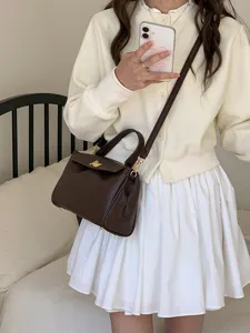 Sac a main bandouliere retro en cuir PU souple pour femmes, sac elegante pour le quotidien chic.