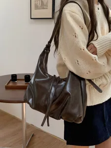 Borsa a spalla hobo marrone retrò da donna, grande capacità in morbida ecopelle casual.
