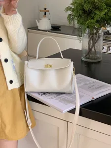 Sac à main bandoulière en cuir PU blanc pour femme, élégant sac rétro décontracté quotidien.