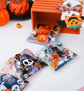 Vista detallada de bolsas de galletas autosellables de Halloween, embalaje de regalo de plástico.