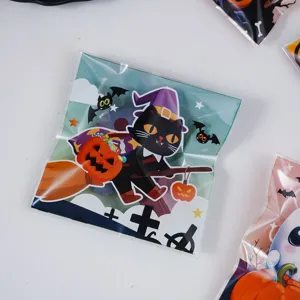 Bolsas de embalaje resellables para galletas de caramelos de Halloween con gato negro.
