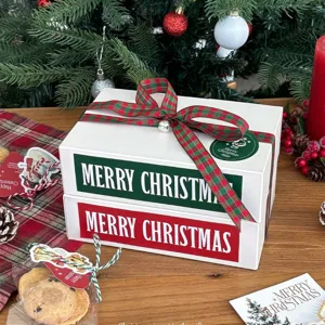 Set di scatole regalo di Natale con nastro scozzese e scritta buon natale decorazione