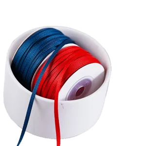 Rote und blaue Geschenkband Spulen zum Einpacken, 3mm breites Deko-Band für Feiertage.