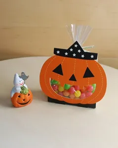Boîte cadeau de bonbons citrouille Halloween avec sac transparent et plateau pour biscuits.