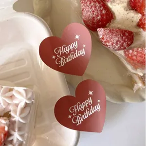 Autocollants Joyeux Anniversaire Cœur Rouge Étiquettes Autocollantes Sceaux pour Boîte Cadeau Impression de Police Artistique Étiquettes Décoratives pour Fête d'Anniversaire Emballage Cadeau