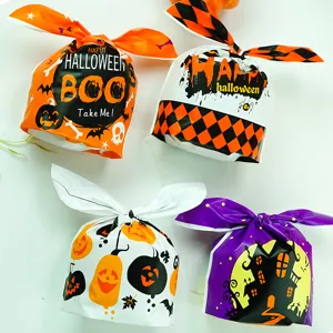 Sachets cadeaux en plastique oreilles de lapin Halloween, vue de detail pour fete de fete.