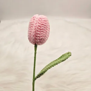 Handmade crochet pink tulip flower woolen yarn knitted simulation bouquet home decor item