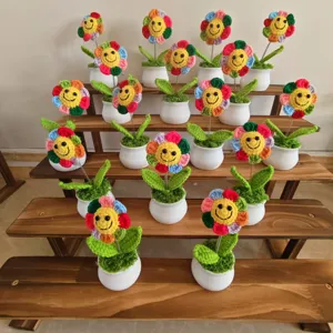 Handmade Crochet Wool Sunflower Potted Plant Cute Smiling Face Bobblehead Ornament Desktop Decor Gift
