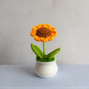 Handmade crochet sunflower potted plant, perfect table decoration and cute gift details.
