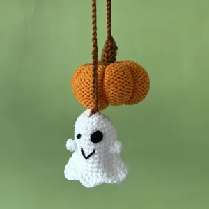 Pendentif de Voiture Citrouille Fantôme en Fil de Laine Crocheté Main Ornement Suspendu Halloween Décoration