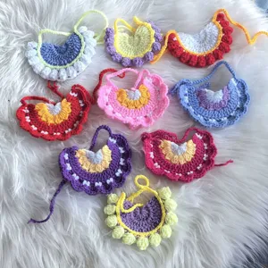 Bavaglini per animali fatti a mano collari lavorati a maglia colorati gatti cani morbidi