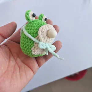 Handgefertigte Häkel-Seifenblasen-Froschpuppe, süßes Stressabbau-Spielzeug und kreatives Geschenk.