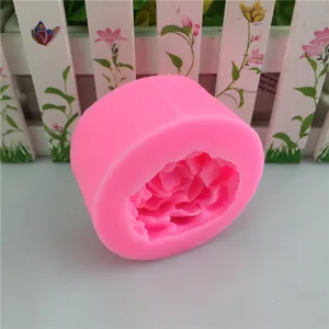 Rosa Silikonform Detailansicht mit feiner Blumenstruktur für Seife und Kunsthandwerk.