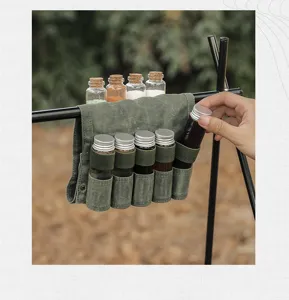 Sac de rangement d'épices de camping avec bouteilles en verre, kit de barbecue en toile cirée.