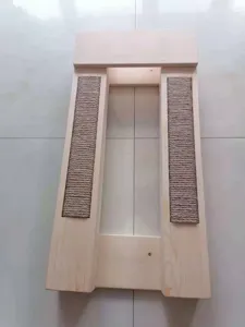 Rascador de madera y soporte de apareamiento para gatos grandes con detalle sisal