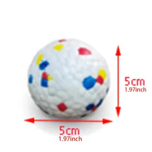Vista detallada del juguete interactivo para mascotas con bola saltarina de 5 cm de diámetro.