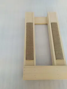 Marco de cria para gatos de madera maciza con postes de sisal duraderos para mascotas.