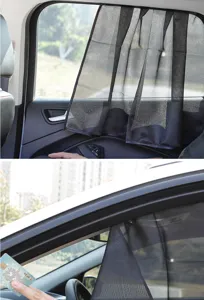 Μαύρη δικτυωτή κουρτίνα ηλιοπροστασίας και αντικουνουπική προστασία πλαϊνού αυτοκινήτου.