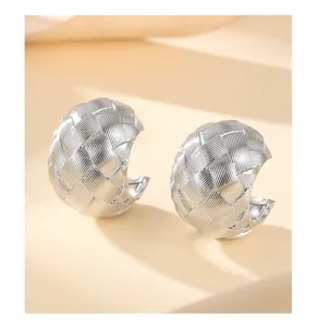 Silver chunky woven C-hoop earrings, elegant French vintage style fashion jewelry for women.