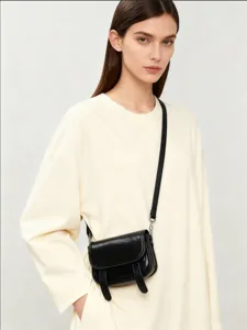 Stijlvolle zwarte mini crossbody tas voor dames, ideaal voor telefoon en dagelijkse benodigdheden.