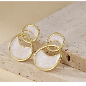 Elegantes pendientes esmaltados de doble aro, estilo francés joyería chapada en oro.