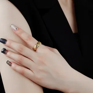 Anillo acolchado clásico de plata S925, estilo francés elegante banda abierta vista principal.