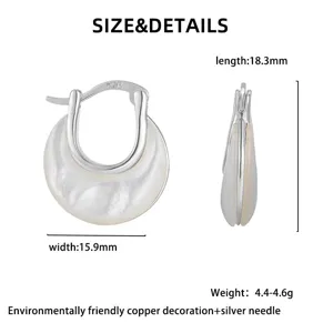 Boucles d'oreilles créoles double face en nacre, style luxe français, bijoux élégants pour femmes.