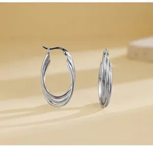 Prachtige zilveren ovale creolen met meerdere strengen, chique koperen sieraden.