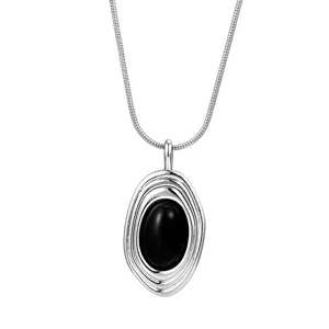 Élégante longue chaîne de pull avec pendentif en pierre noire ovale multicouche pour femme.