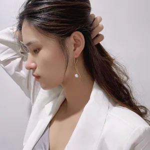 Pendientes largos perla forma S alambre de oreja plata moda elegante mujer joyas