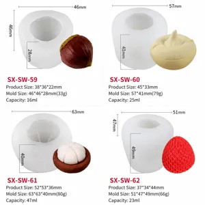 Lot de moules en silicone pour bougies parfumées, formes châtaigne et fraise.