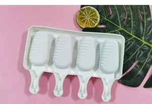 Moule à glace en silicone à 4 cavités avec design à rayures pour des friandises glacées.