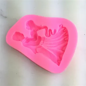 Details of the wedding couple dancing silicone mold for fondant cake and craft decorating.