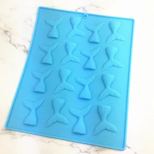Moule en silicone queue de sirène 16 cavités pour fondant, savon, résine et bricolage.