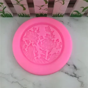 Nahaufnahme der rosa Silikon-Pfingstrosen-Fondantform, ideal zum Backen und Schokoladenbasteln.