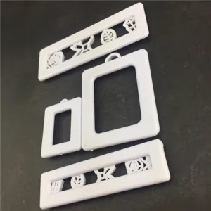 Detailansicht von 4-teiligen weißen Plastik Keksausstecher und Fondant Form Set für DIY Backen.