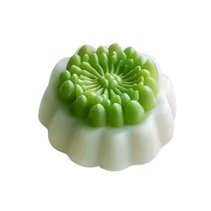 Grüne weiße Lotusblumen Gebäckform oder süßer Kuchen für die Küche und Heimbacken.