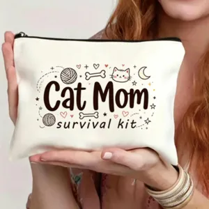 Astuccio con cerniera in tela con adorabile illustrazione di mamma gatto, ideale per riporre oggetti.