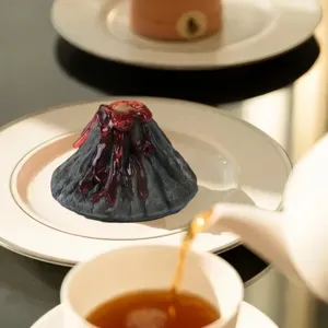 Moule en silicone volcan de lave pour mousses, chocolat, crème glacée et desserts.