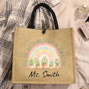 Personalisierte Jute Tragetasche mit Regenbogen Pflanzen Druck und Lehrerspruch fuer Geschenke.