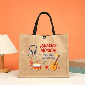 Vista detallada de bolso tote de yute con estampado de dibujos animados de música.